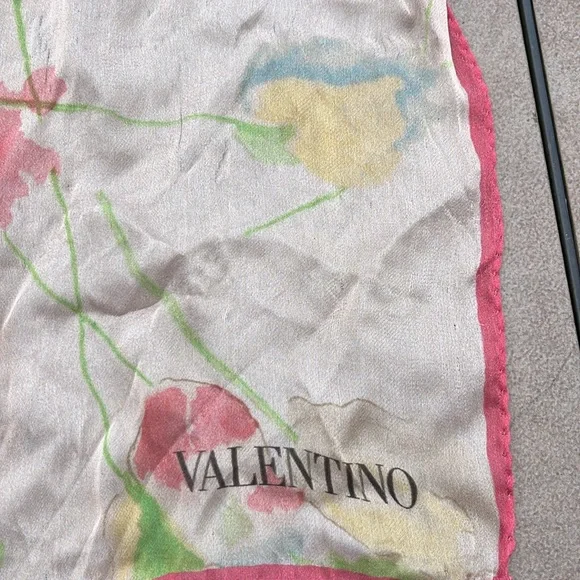 Valentino ladies sheer silk long pink floral scarf-VINTAGE - Picture 2 of 6